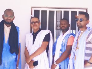 تصدرت الكونفدرالية الوطنية للشغيلة الموريتانية السباق النقابي بعد فرز 91٪ من أصوات الناخبين في انتخابات التمثيلية النقابية بحصولها على 5757 صوتا أي ما يعادل 29.52٪ من مجموع الأصوات المعبر عنها.

وحل اتحاد عمال موريتانيا في المرتبة الثانية بفارق ضئيل إذ جمع 5703 صوتا بنسبة 29.24٪ في حين جاء الاتحاد الوطني للنقابات المستقلة في المركز الثالث بـ 2124 صوتا تمثل 10.89٪.

أما الاتحاد العام للعمل والصحة في موريتانيا فقد تراجع إلى المرتبة الرابعة بعد حصوله على 1777 صوتا بنسبة 9.11٪، تليه الكونفدرالية العامة لعمال موريتانيا في المركز الخامس بـ 1411 صوتًا (7.23٪).

وفي المراتب الأخيرة، جاءت المركزية النقابية الموريتانية بنسبة 5.62٪ (1097 صوتًا)، تلتها اتحاد الجيل الجديد لعمال موريتانيا بـ492 صوتا، أي 2.52٪ من الأصوات.

وتُظهر النتائج الأولية تقاربا حادا بين القطبين النقابيين الأكبر وسط ترقب واسع للنتائج النهائية التي ستحدد الخريطة الجديدة للتمثيل النقابي في البلاد.